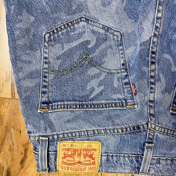Camo Style Levi’s Jeans - Picture 11 of 16